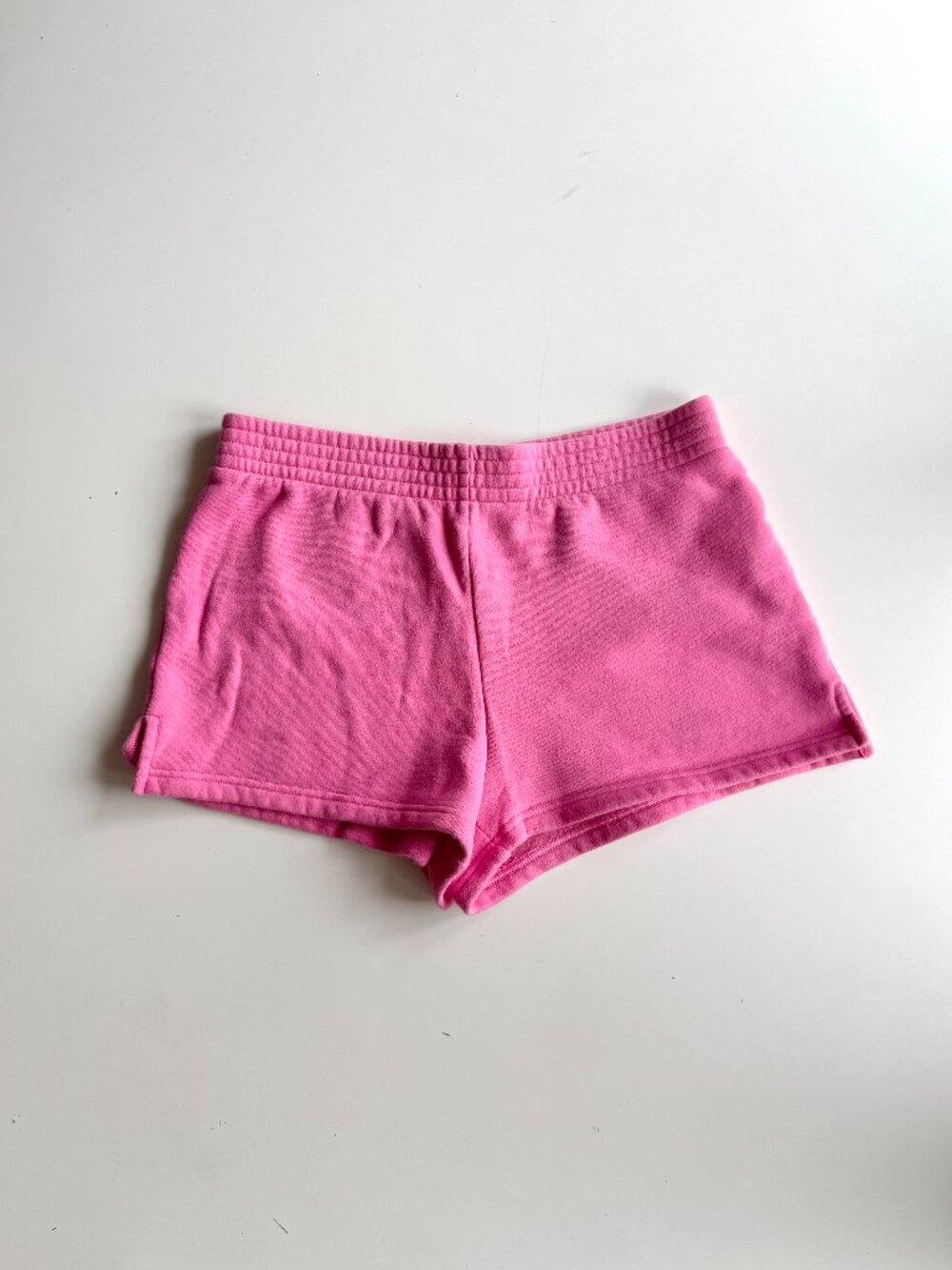 Aritzia TNA Pink Cozy Fleece Mid Rise Perfect Micro Sweatshorts Shorts, Size S